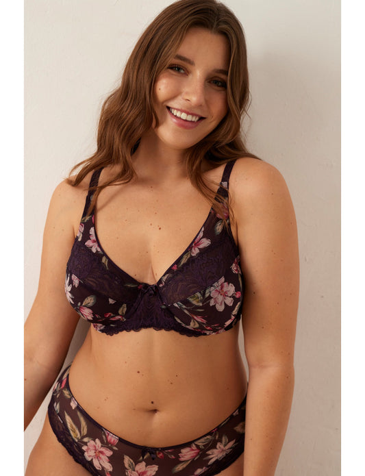 Conjunto Soutien com Aro e Cueca Alta
