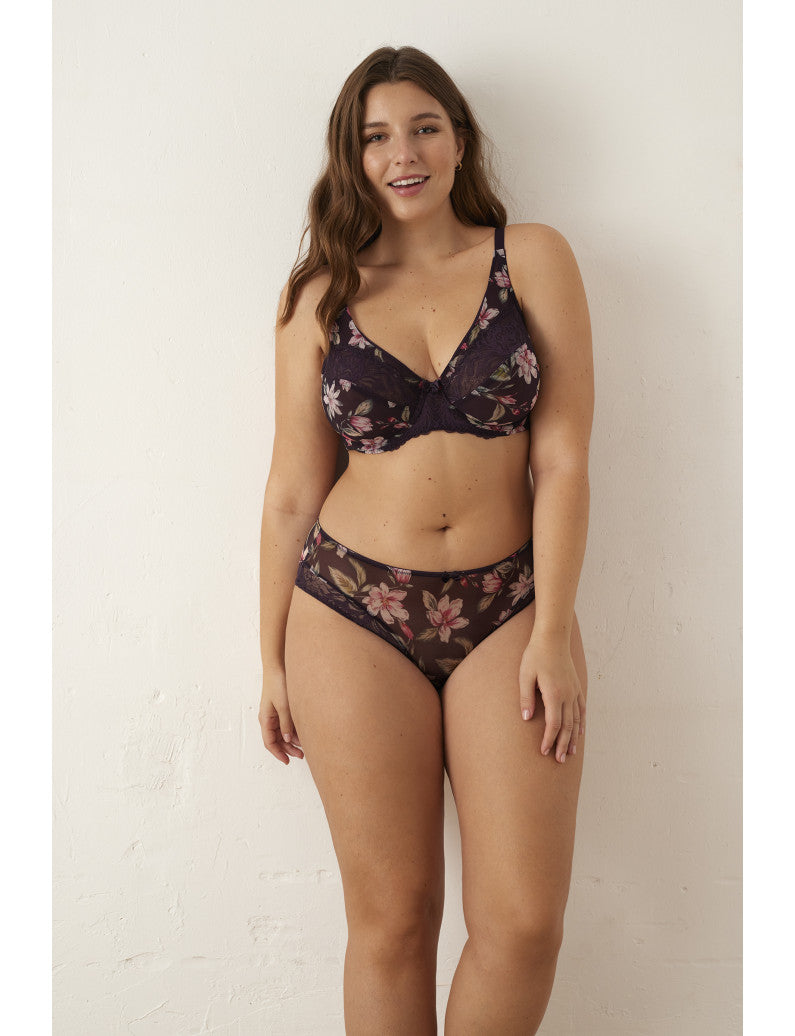 Conjunto Soutien com Aro e Cueca Alta